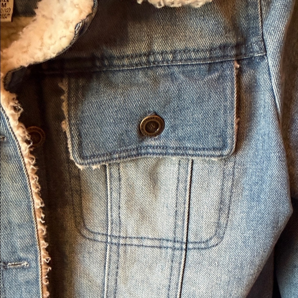 Urban Republic Girls Blue Jean Jacket with White Sherpa Lining - Picture 3 of 6